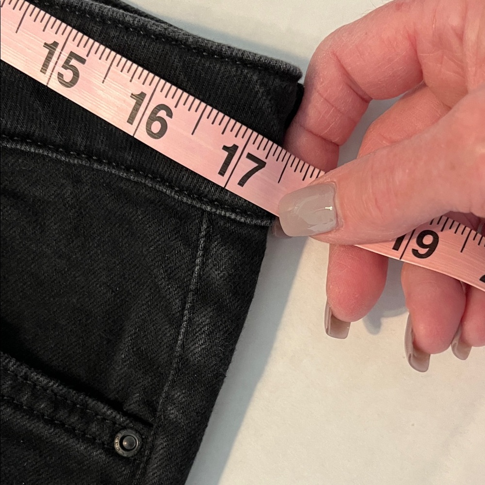 H&M Women's Black Wide-Leg Cropped Distressed Hem Jeans Size 14 - Picture 8 of 11